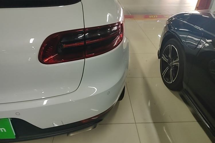 Used Porsche Macan 2016 Macan 2.0T Right Rear Taillight