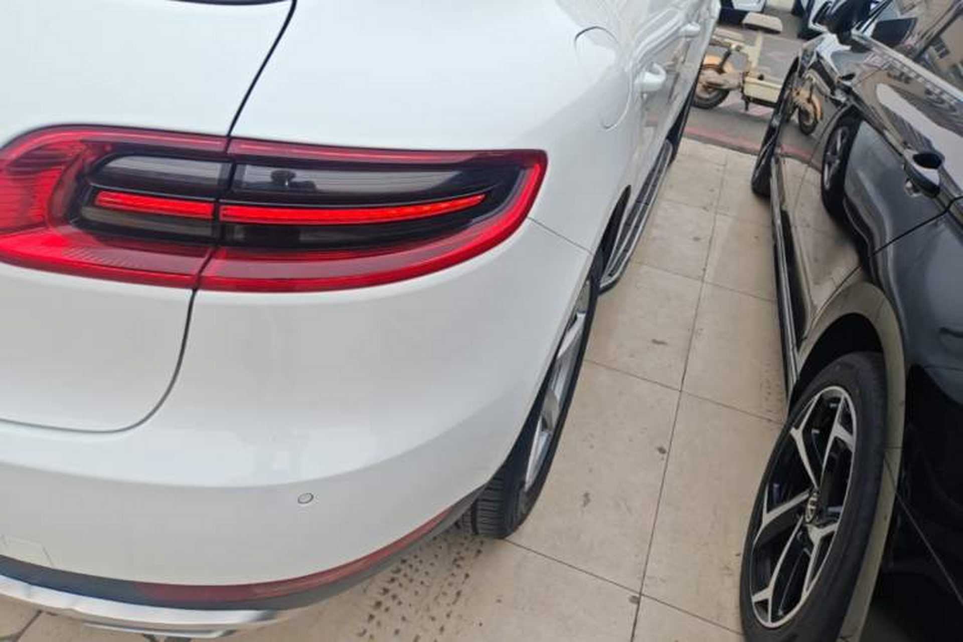 Used Porsche Macan 2016 Macan 2.0T Right Rear Taillight