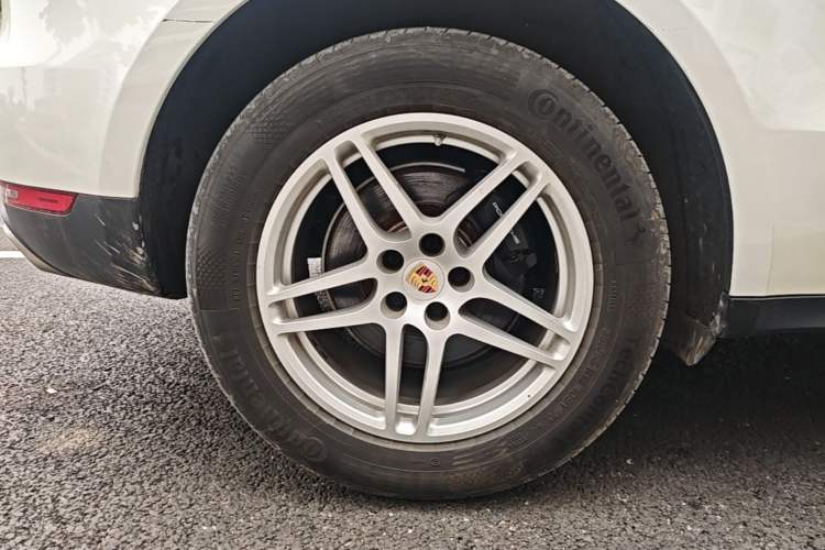 Used Porsche Macan 2016 Macan 2.0T Right Rear Wheel Hub