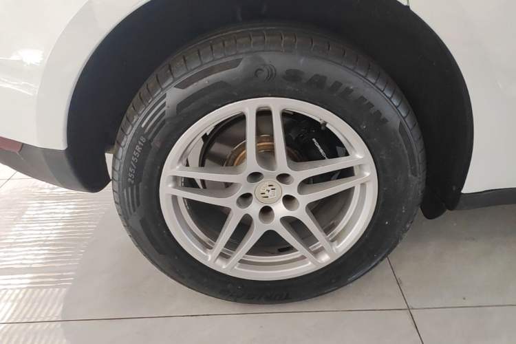 Used Porsche Macan 2016 Macan 2.0T Right Rear Wheel Hub