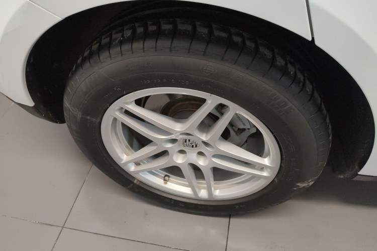 Used Porsche Macan 2016 Macan S 3.0T Right Rear Wheel Hub