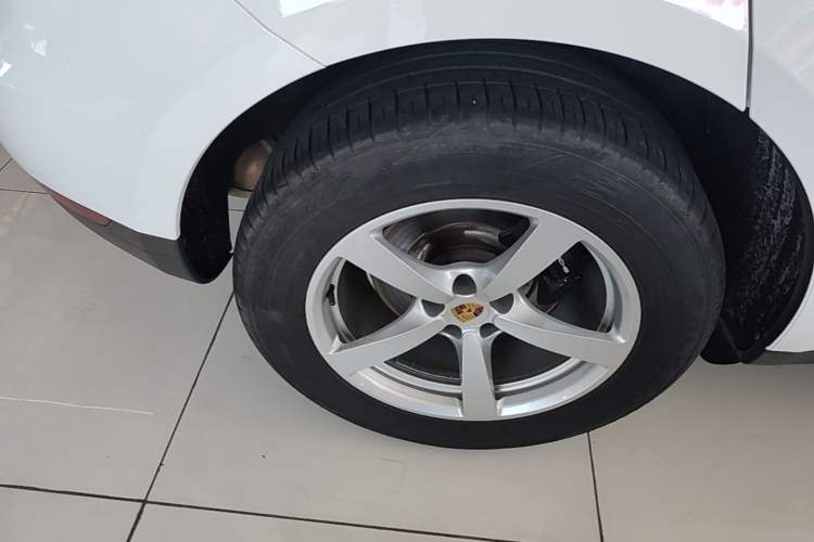 Used Porsche Macan 2016 Macan 2.0T Right Rear Wheel Hub