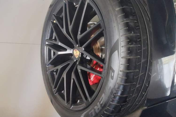 Used Porsche Macan 2016 Macan 2.0T Right Rear Wheel Hub