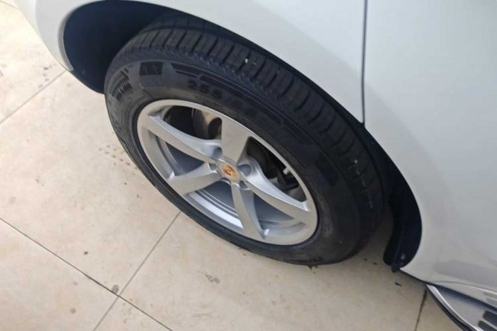 Used Porsche Macan 2016 Macan 2.0T Right Rear Wheel Hub