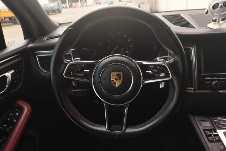 Used Porsche Macan 2016 Macan 2.0T Steering Wheel