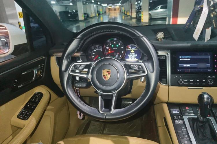 Used Porsche Macan 2016 Macan 2.0T Steering Wheel