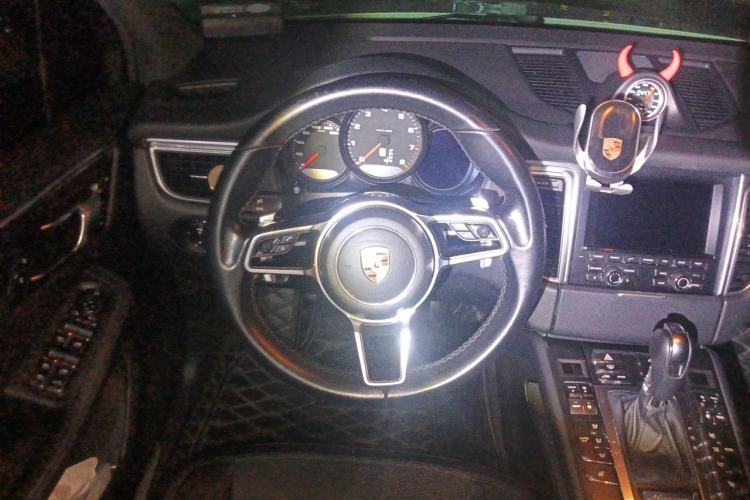 Used Porsche Macan 2016 Macan 2.0T Steering Wheel
