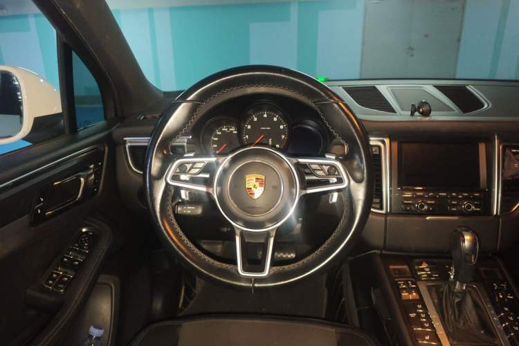Used Porsche Macan 2016 Macan 2.0T Steering Wheel