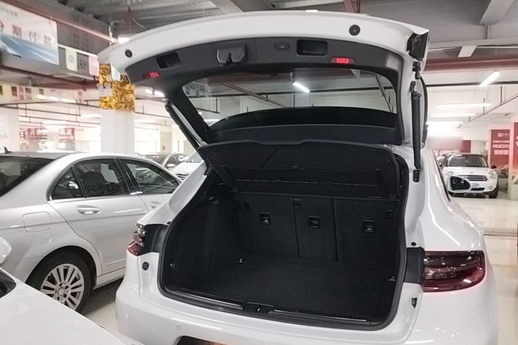 Used Porsche Macan 2016 Macan 2.0T Trunk