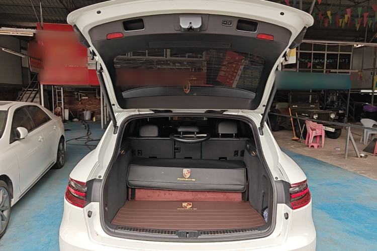 Used Porsche Macan 2016 Macan 2.0T Trunk