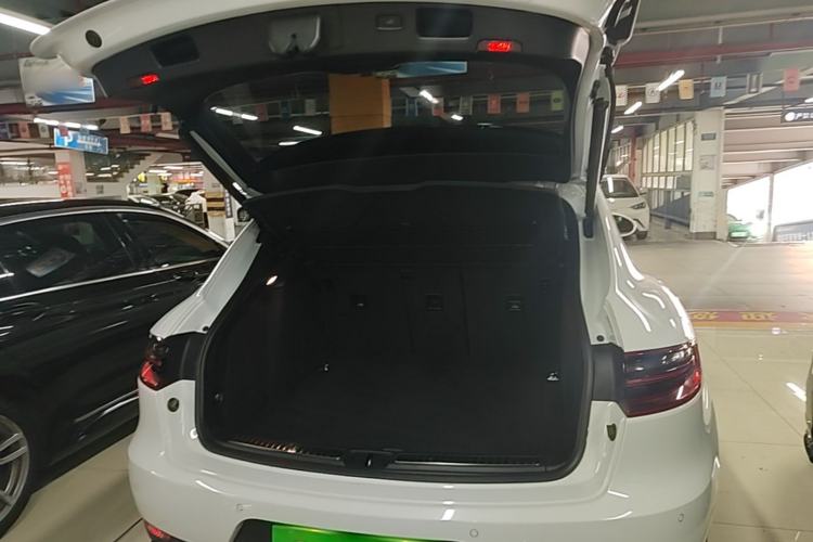 Used Porsche Macan 2016 Macan 2.0T Trunk