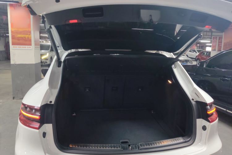 Used Porsche Macan 2016 Macan 2.0T Trunk