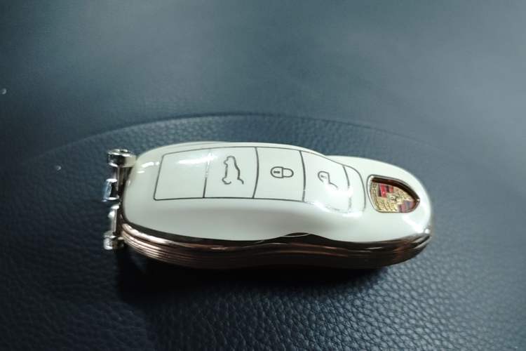 Used Porsche Macan  Vehicle Key