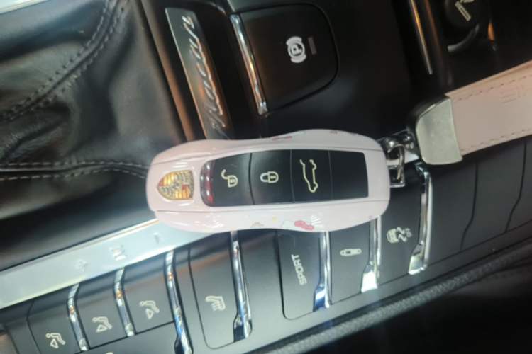 Used Porsche Macan 2016 Macan 2.0T Vehicle Key
