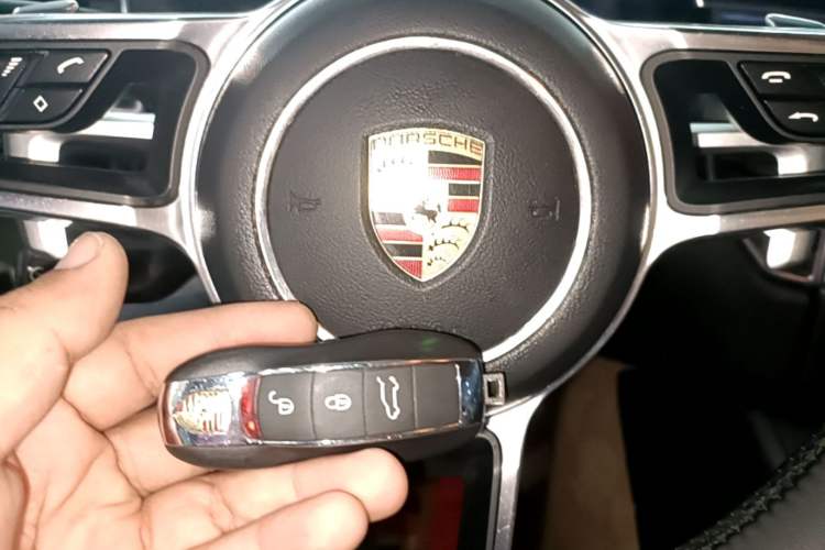 Used Porsche Macan 2016 Macan 2.0T Vehicle Key