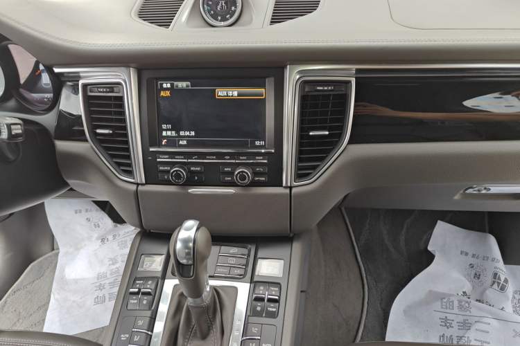 Used Porsche Macan 2016 Macan S 3.0T Audio And AC Panel