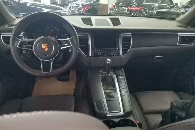 Used Porsche Macan 2016 Macan 2.0T Center Console