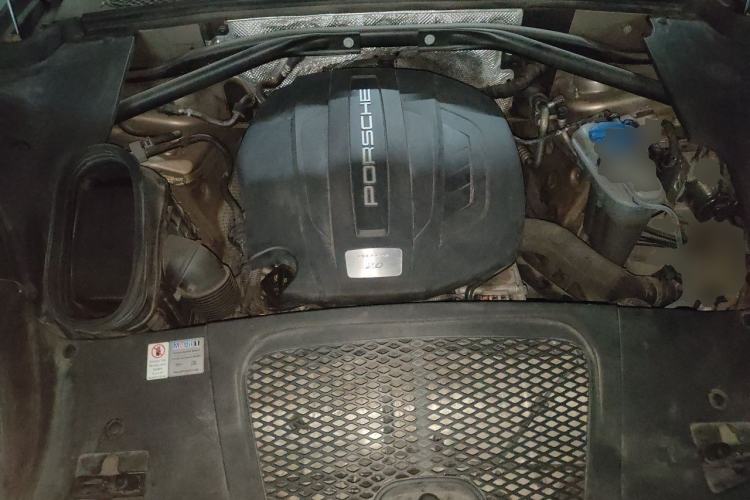 Used Porsche Macan 2016 Macan 2.0T Engine Bay