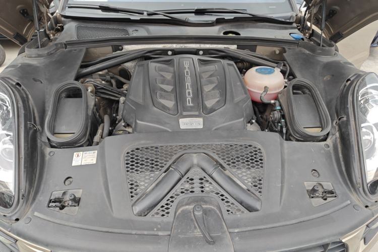Used Porsche Macan 2016 Macan S 3.0T Engine Bay