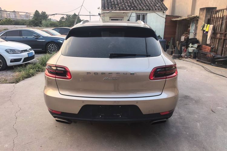 Used Porsche Macan 2016 Macan 2.0T Exterior 4