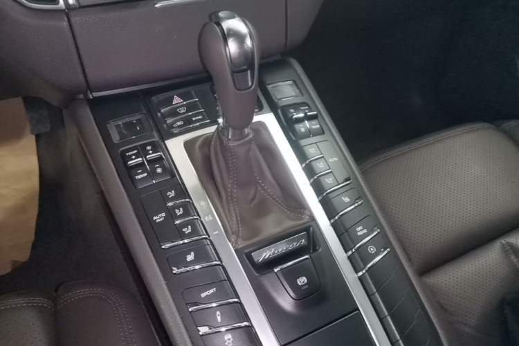 Used Porsche Macan 2016 Macan 2.0T Gear Lever