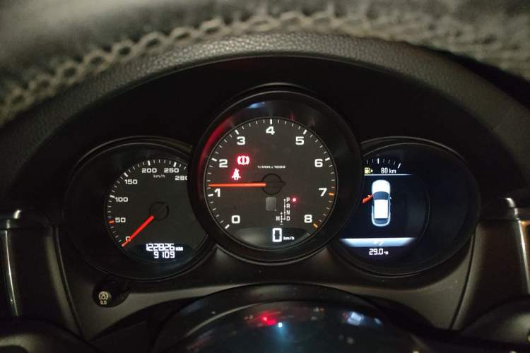 Used Porsche Macan 2016 Macan 2.0T Instrument Cluster