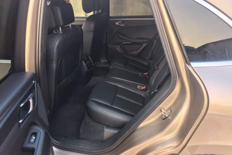 Used Porsche Macan 2016 Macan 2.0T Interior 1