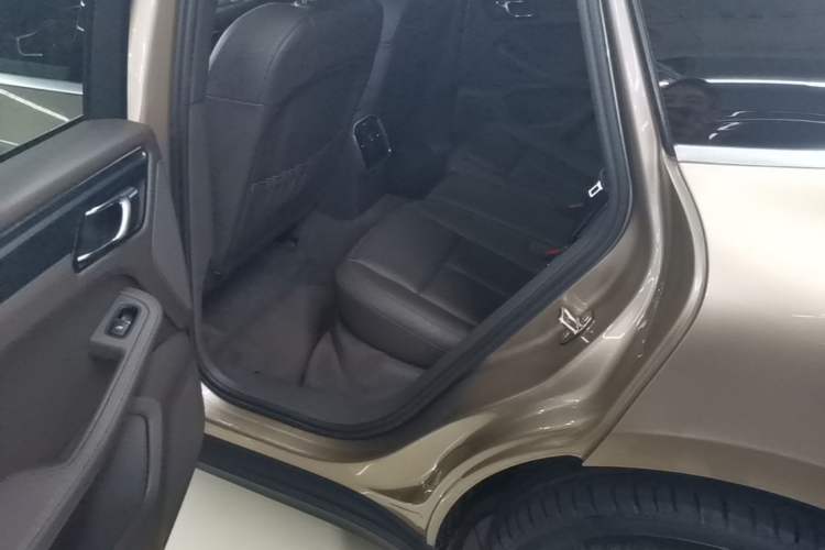 Used Porsche Macan 2016 Macan 2.0T Left Rear Seat