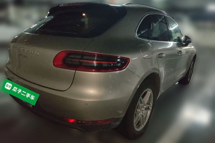 Used Porsche Macan 2016 Macan 2.0T Rear Right 45 Deg