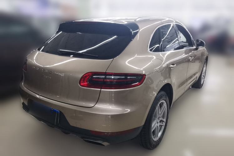 Used Porsche Macan 2016 Macan 2.0T Rear Right 45 Deg