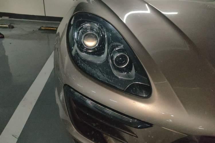Used Porsche Macan 2016 Macan 2.0T Right Front Headlight
