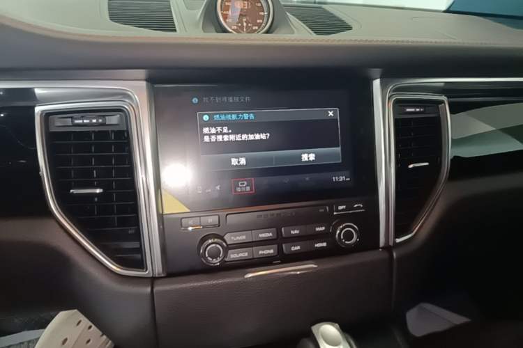Used Porsche Macan 2017 Macan S 3.0T Audio And AC Panel