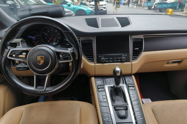 Used Porsche Macan 2017 Macan 2.0T Center Console