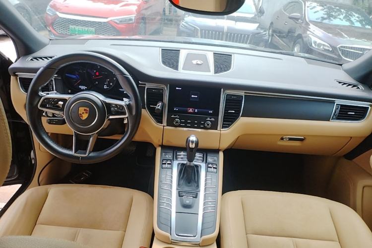 Used Porsche Macan 2017 Macan 2.0T Center Console