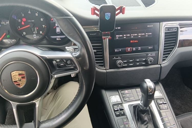 Used Porsche Macan 2017 Macan 2.0T Center Console