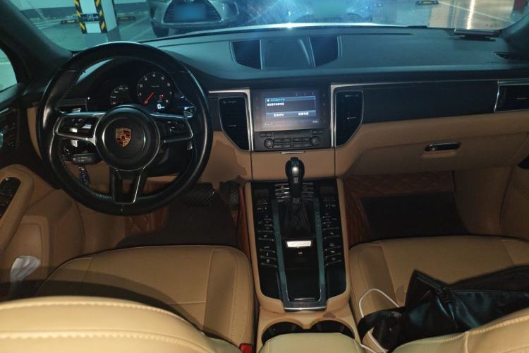 Used Porsche Macan 2017 Macan 2.0T Center Console