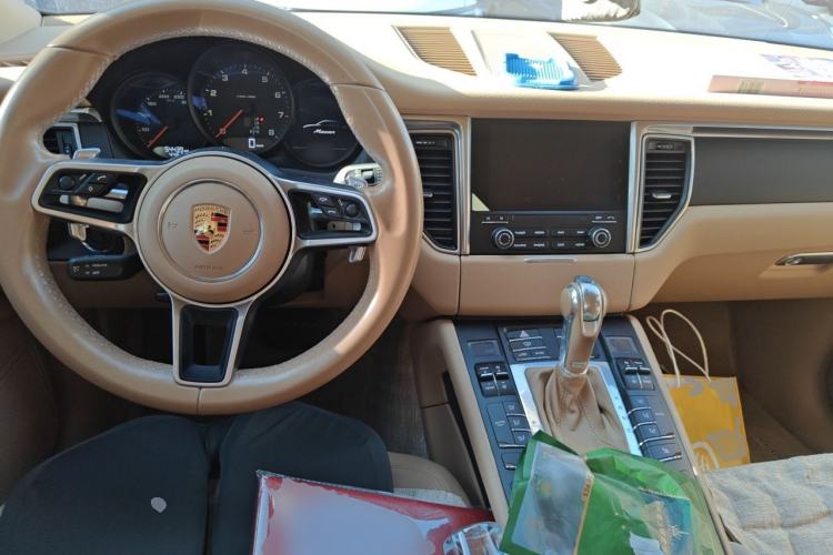 Used Porsche Macan 2017 Macan 2.0T Center Console