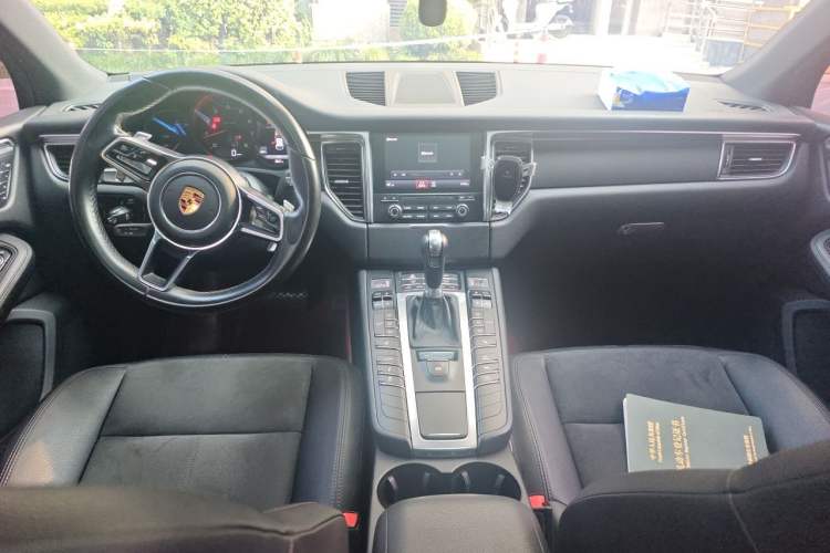 Used Porsche Macan 2017 Macan 2.0T Center Console