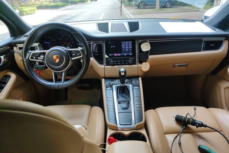 Used Porsche Macan 2017 Macan 2.0T Center Console