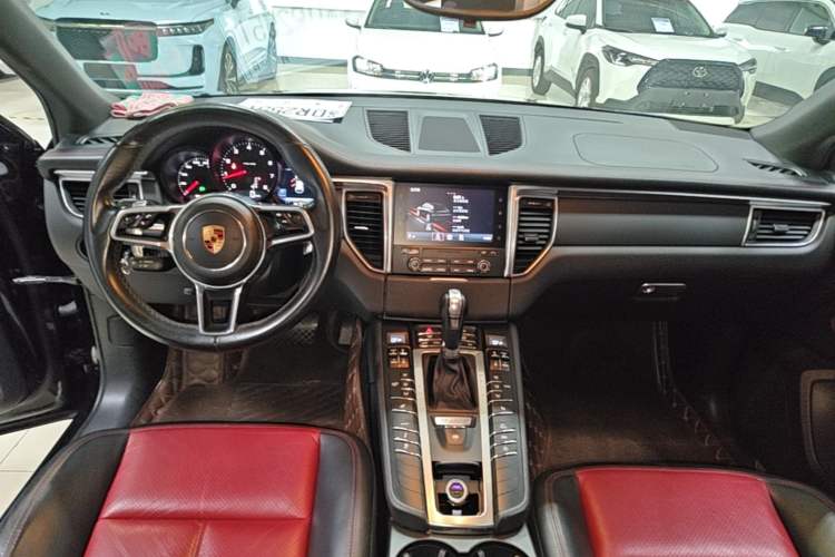 Used Porsche Macan 2017 Macan 2.0T Center Console