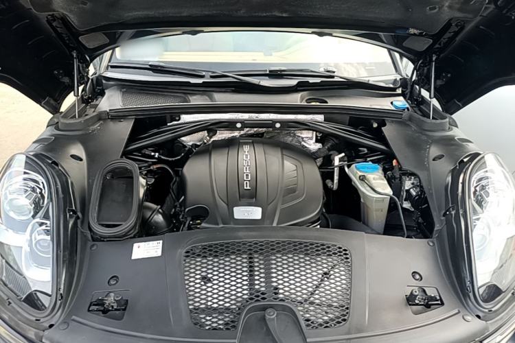 Used Porsche Macan 2017 Macan 2.0T Engine Bay