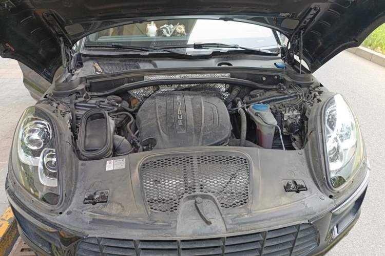 Used Porsche Macan 2017 Macan 2.0T Engine Bay