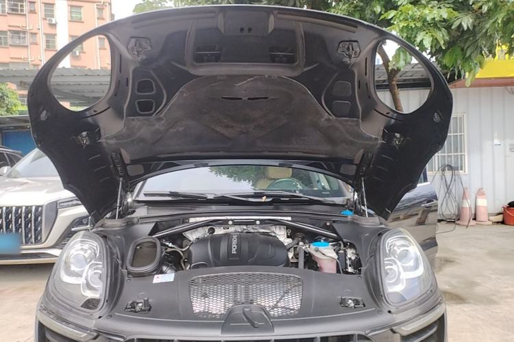 Used Porsche Macan 2017 Macan 2.0T Engine Bay