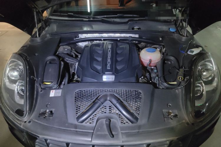 Used Porsche Macan 2017 Macan S 3.0T Engine Bay