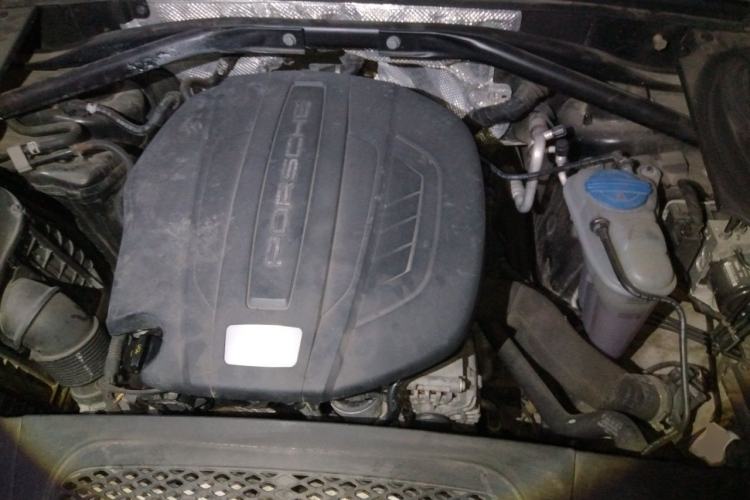 Used Porsche Macan 2017 Macan 2.0T Engine Bay