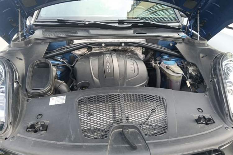 Used Porsche Macan 2017 Macan 2.0T Engine Bay