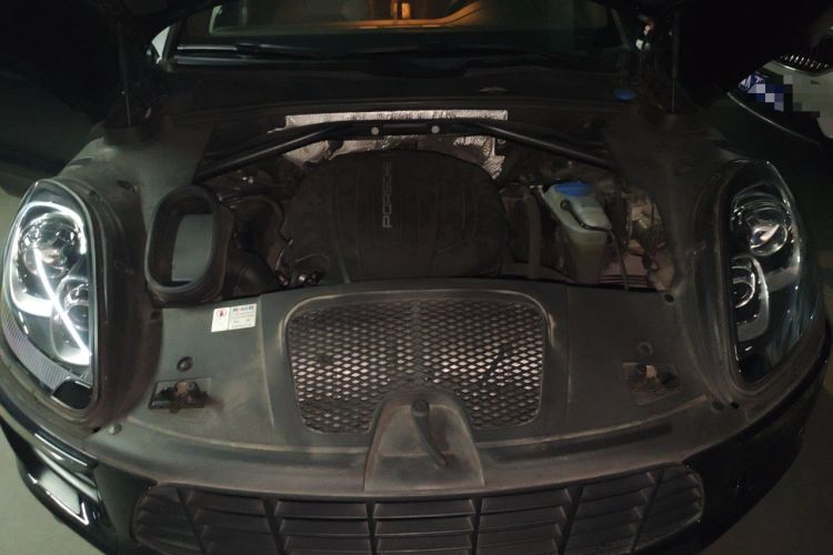 Used Porsche Macan 2017 Macan 2.0T Engine Bay
