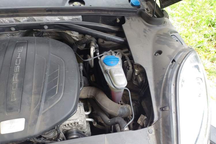 Used Porsche Macan 2017 Macan 2.0T Engine Bay Left