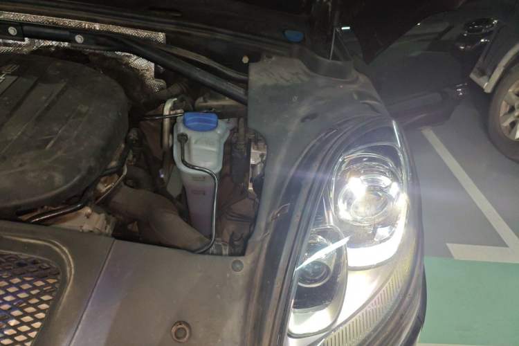 Used Porsche Macan 2017 Macan 2.0T Engine Bay Left