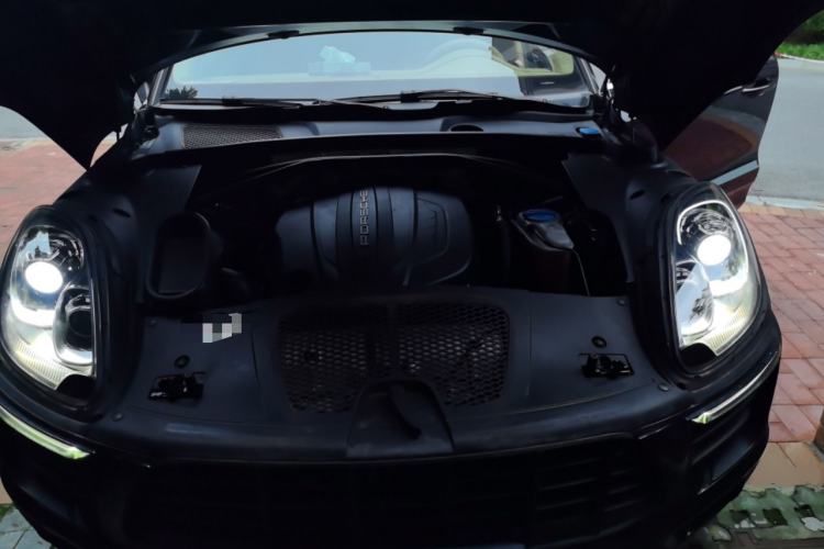 Used Porsche Macan 2017 Macan 2.0T Engine Bay